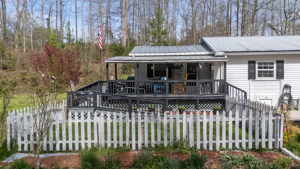 1987 Bobo Hollow Road Tullahoma TN 37388