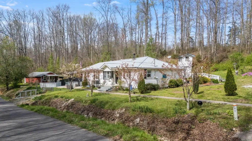 1987 Bobo Hollow Road Tullahoma TN 37388