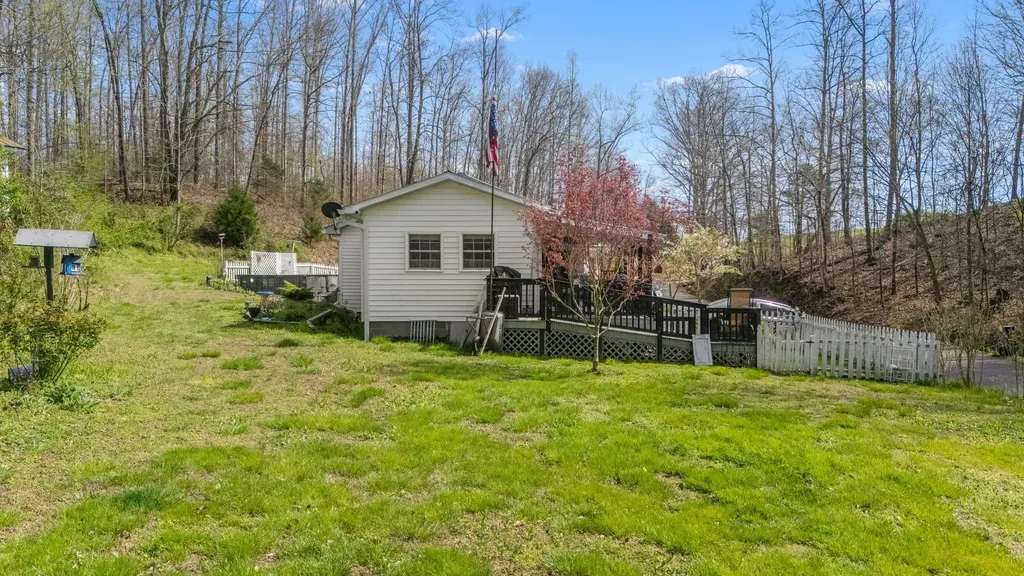 1987 Bobo Hollow Road Tullahoma TN 37388