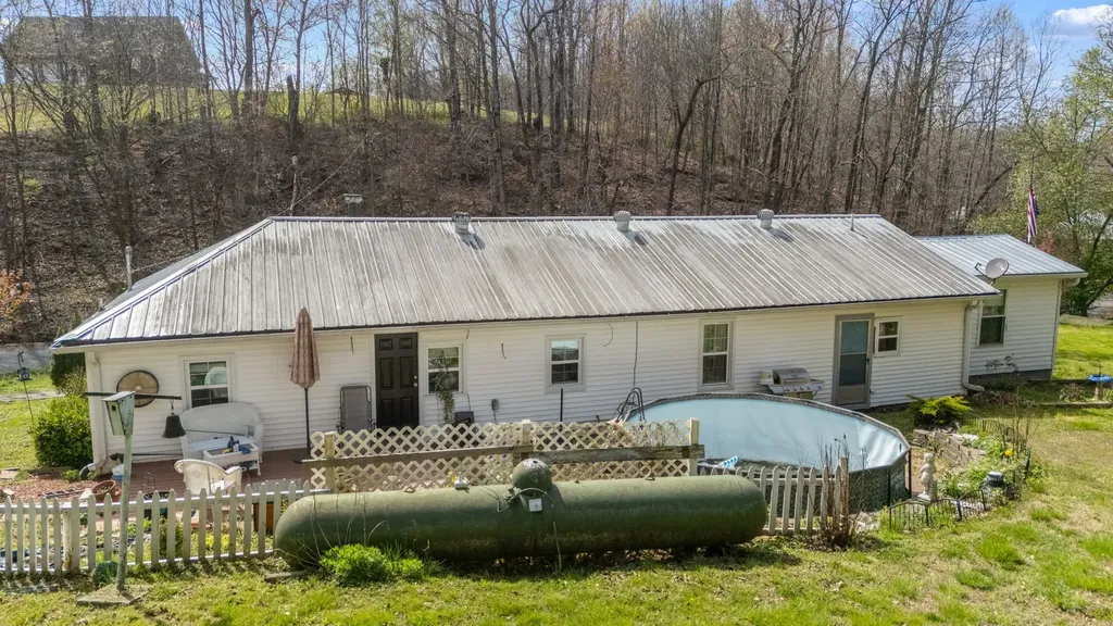 1987 Bobo Hollow Road Tullahoma TN 37388