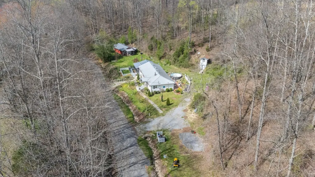 1987 Bobo Hollow Road Tullahoma TN 37388