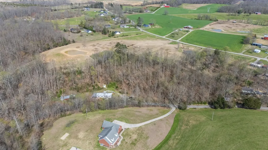 1987 Bobo Hollow Road Tullahoma TN 37388
