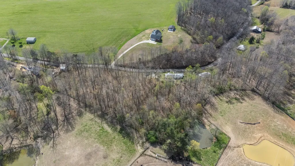 1987 Bobo Hollow Road Tullahoma TN 37388