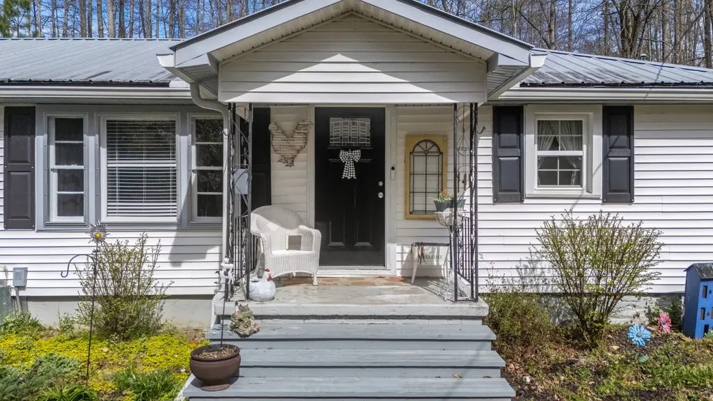 1987 Bobo Hollow Road Tullahoma TN 37388