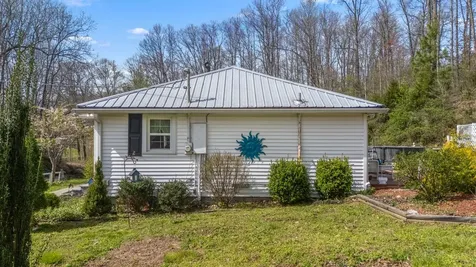 1987 Bobo Hollow Road Tullahoma TN 37388