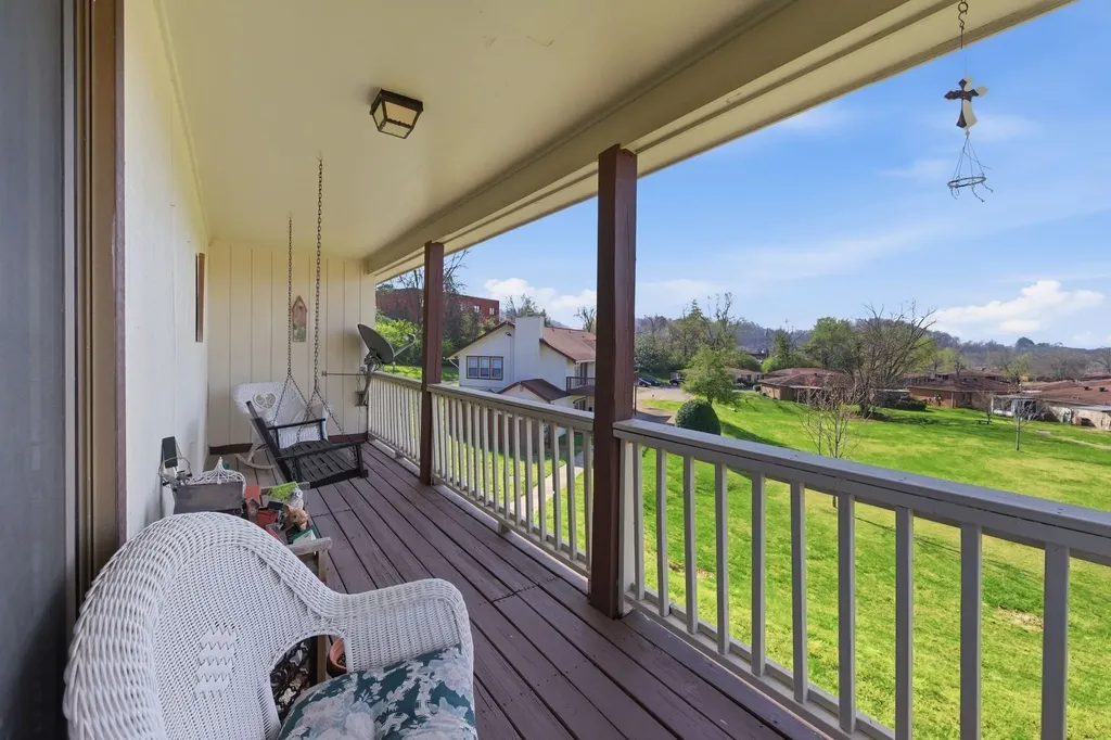 385 Deer Lake Drive Nashville TN 37221