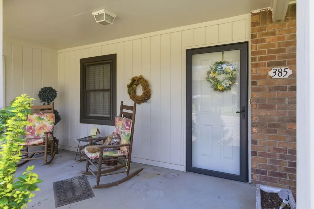 385 Deer Lake Drive Nashville TN 37221