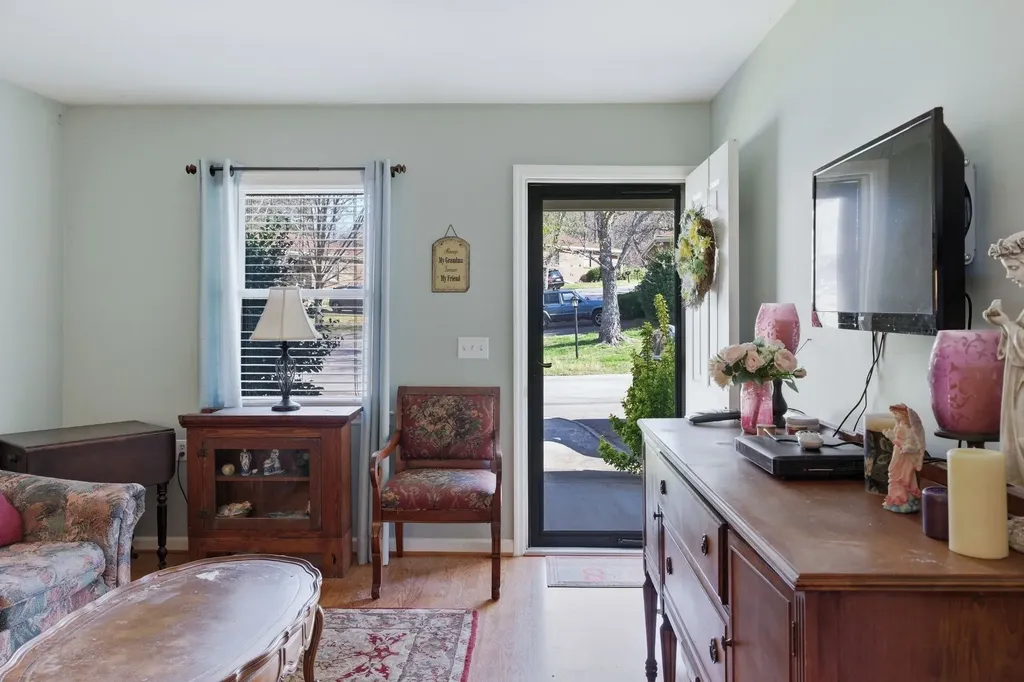 385 Deer Lake Drive Nashville TN 37221
