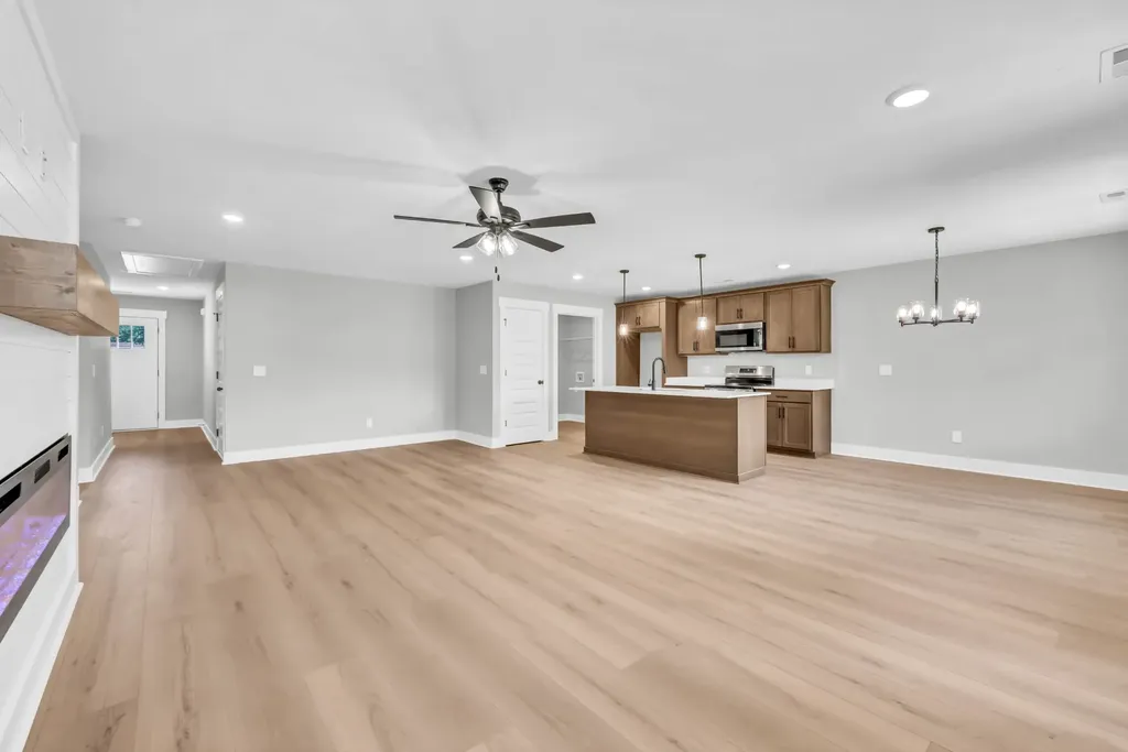 23 Virginia Terrace Clarksville TN 37042