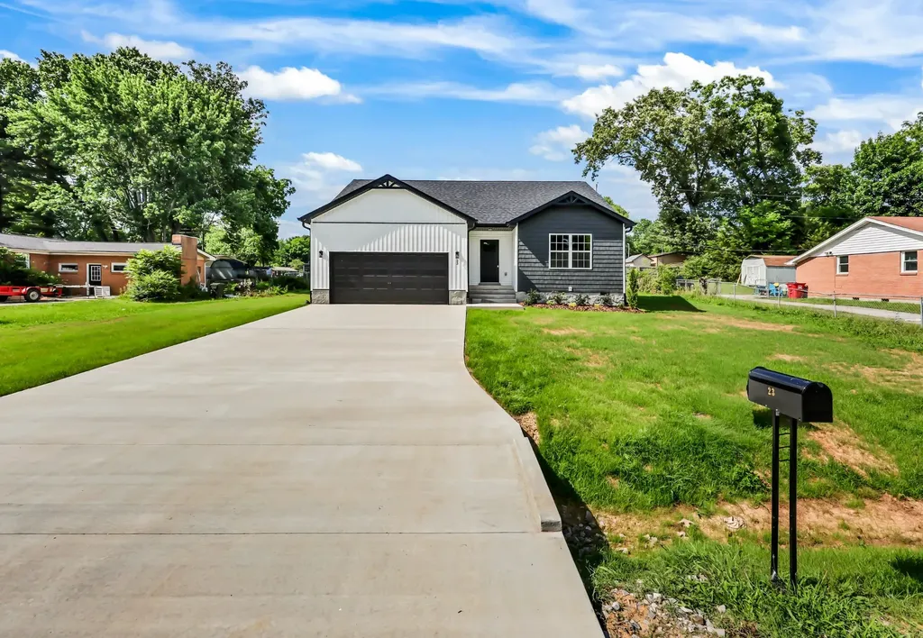 23 Virginia Terrace Clarksville TN 37042