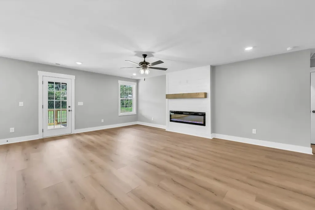 23 Virginia Terrace Clarksville TN 37042
