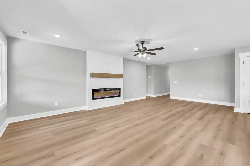 23 Virginia Terrace Clarksville TN 37042