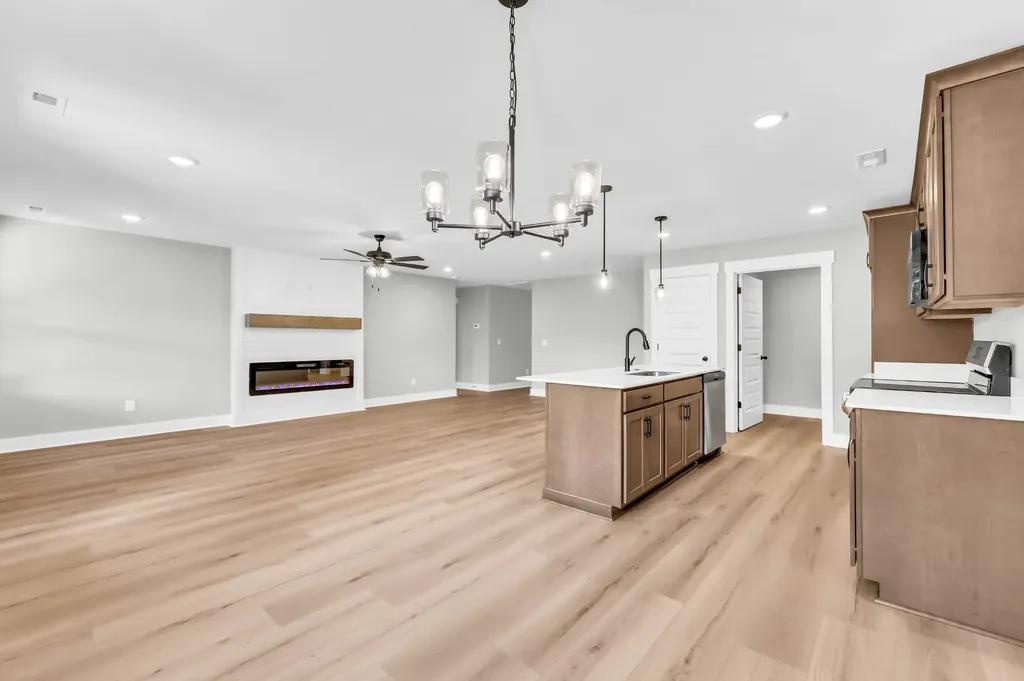 23 Virginia Terrace Clarksville TN 37042