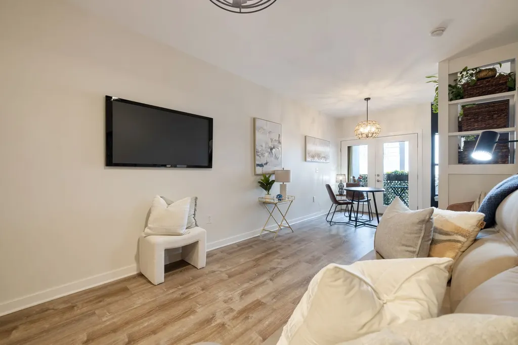 1803 Broadway Nashville TN 37203