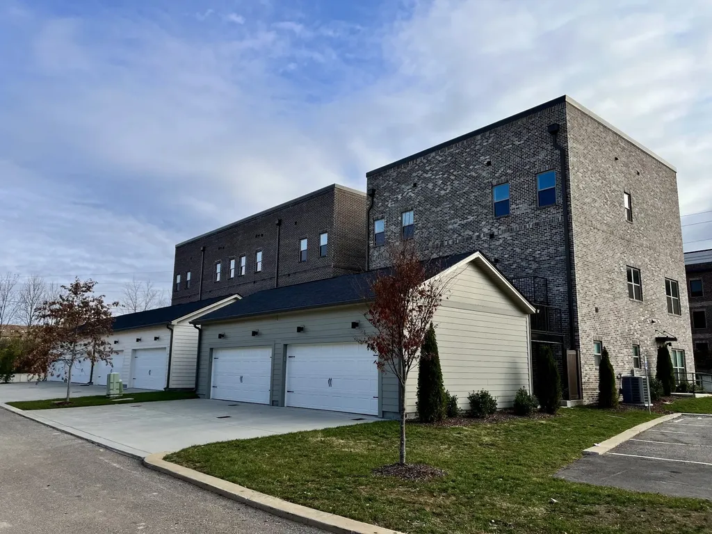203B Folsom Pass Spring Hill TN 37174