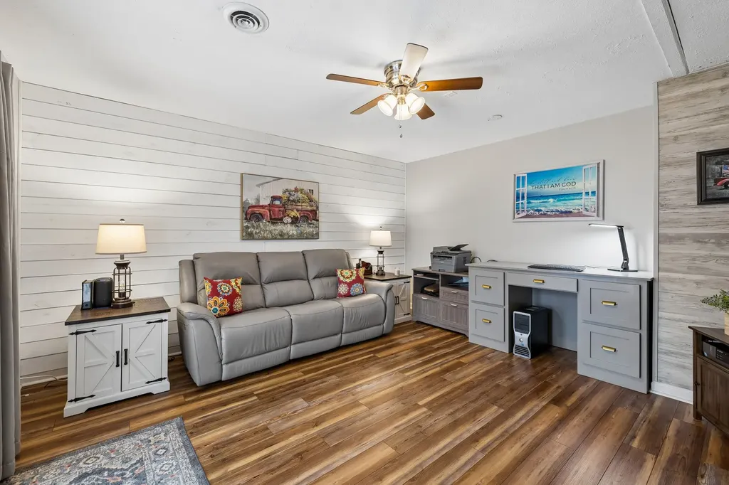 2222 Tindell Lane Columbia TN 38401