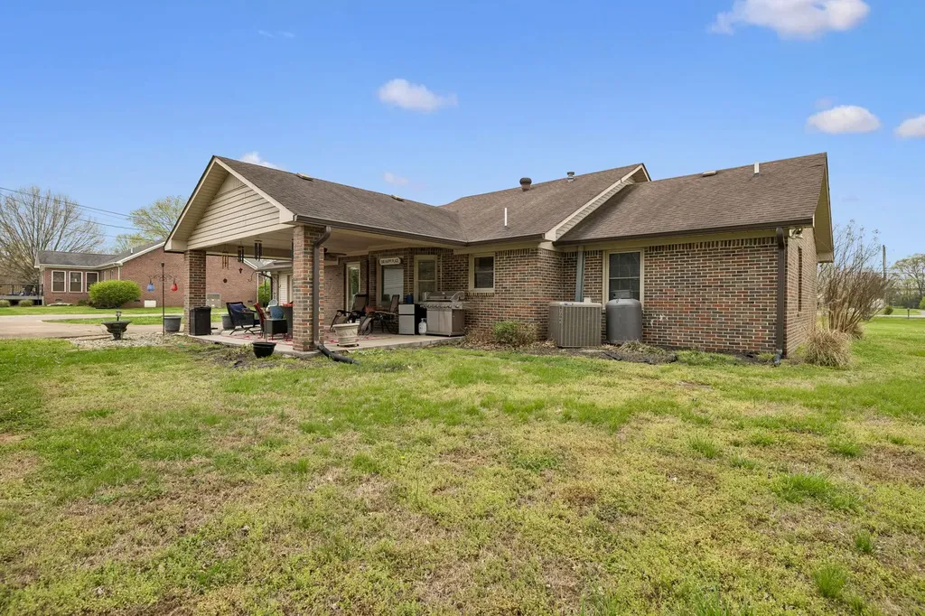 2222 Tindell Lane Columbia TN 38401