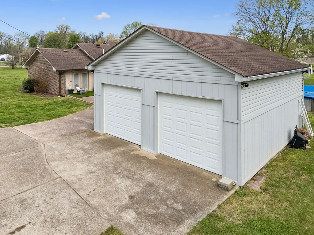 2222 Tindell Lane Columbia TN 38401