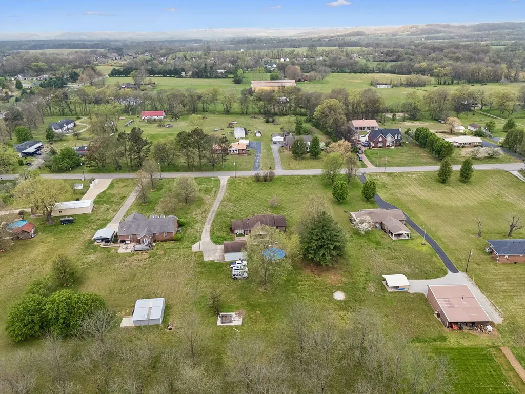 2222 Tindell Lane Columbia TN 38401