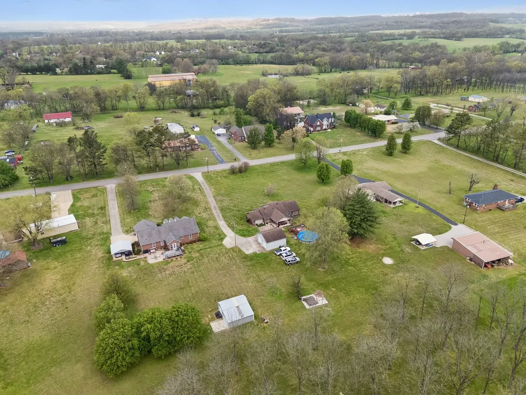 2222 Tindell Lane Columbia TN 38401