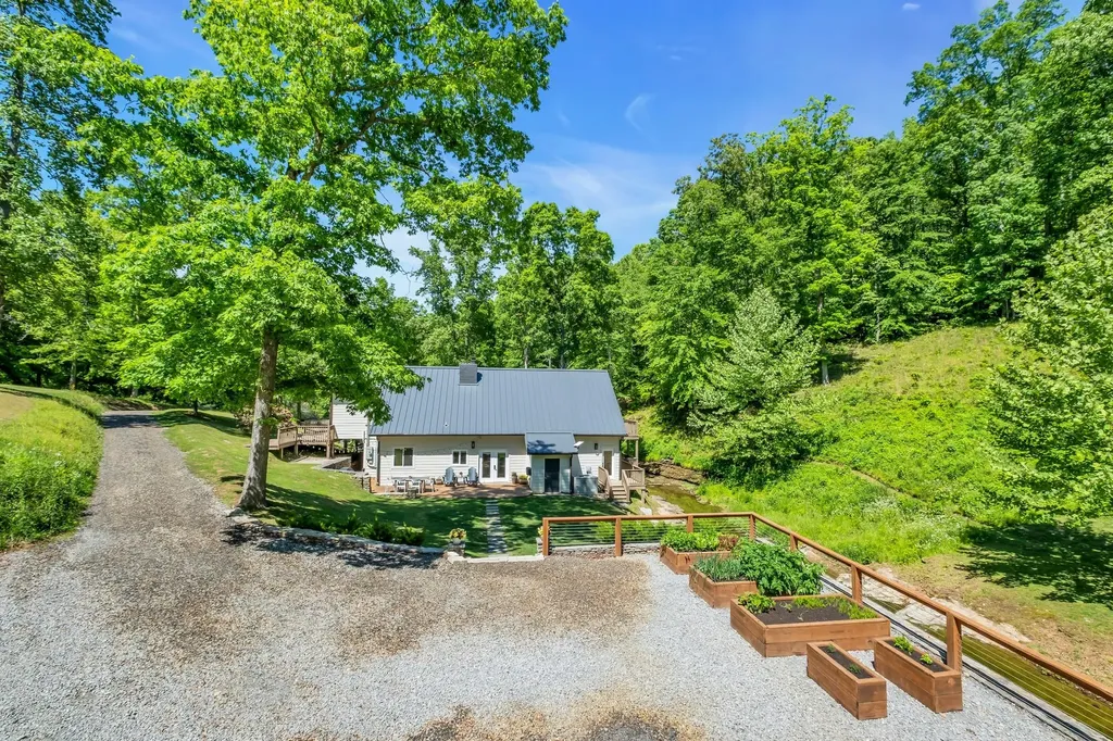 7741 Caney Fork Road Fairview TN 37062