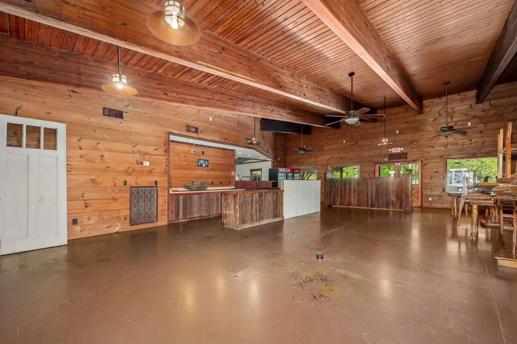 7080 Dale Ridge Road Lancaster TN 38569