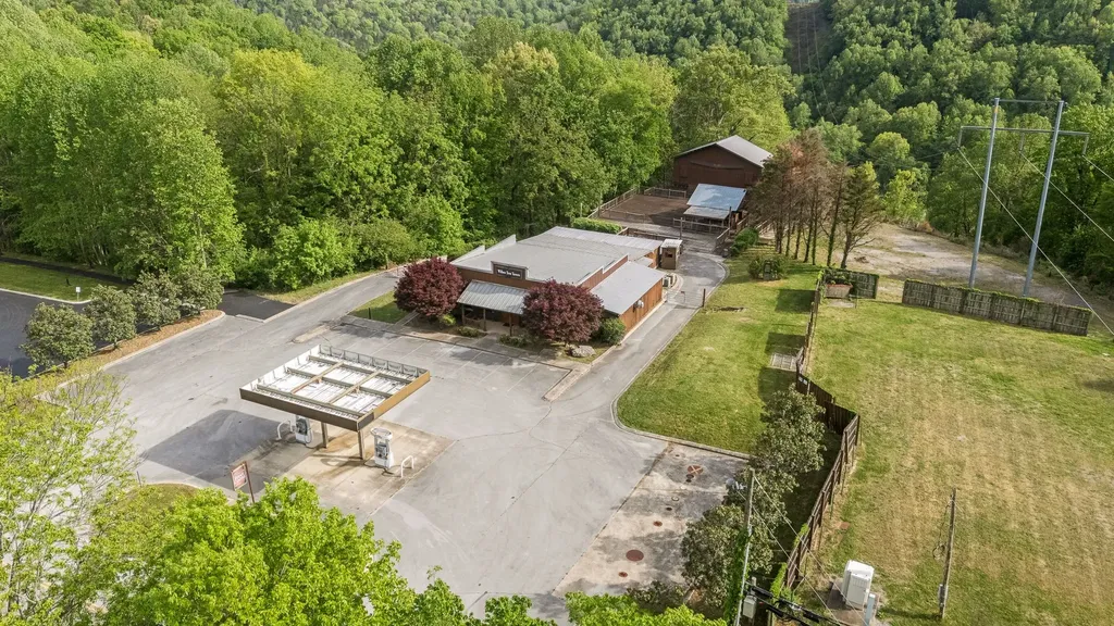 7080 Dale Ridge Road Lancaster TN 38569