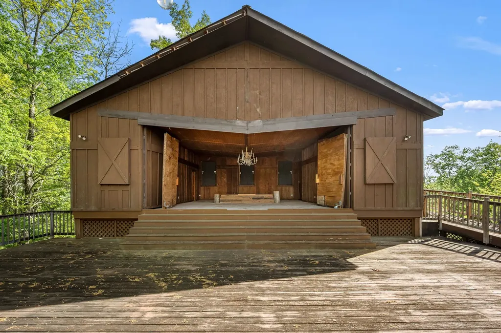 7080 Dale Ridge Road Lancaster TN 38569