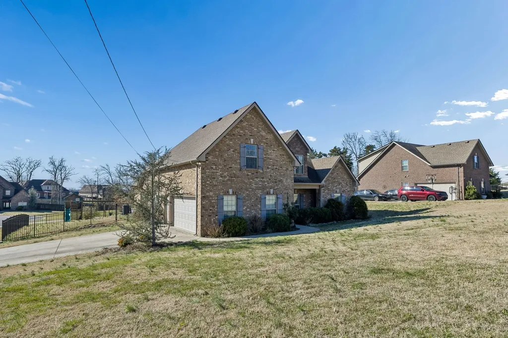 1301 Rivercrest Drive Murfreesboro TN 37129