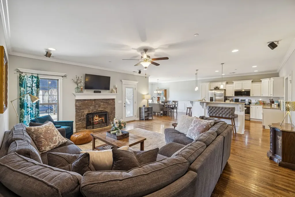1301 Rivercrest Drive Murfreesboro TN 37129