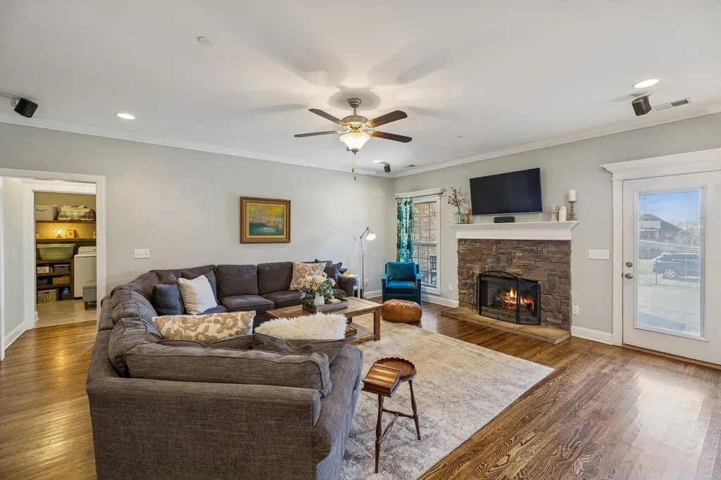 1301 Rivercrest Drive Murfreesboro TN 37129
