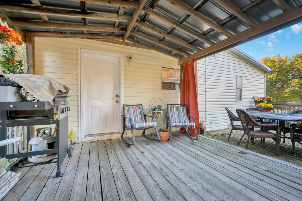 944 Deason Road Dickson TN 37055