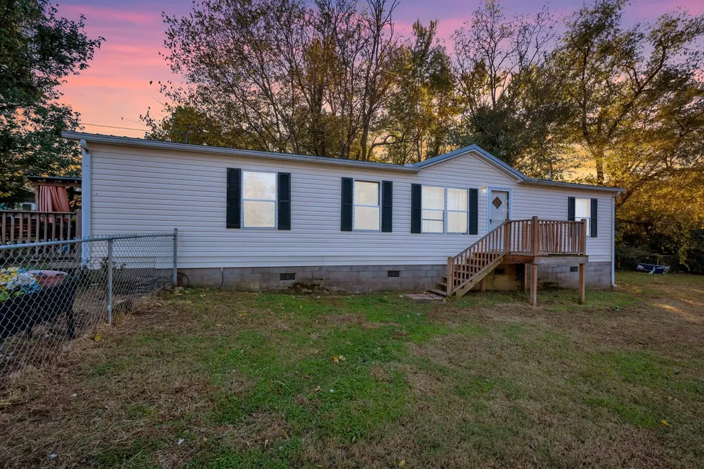 944 Deason Road Dickson TN 37055