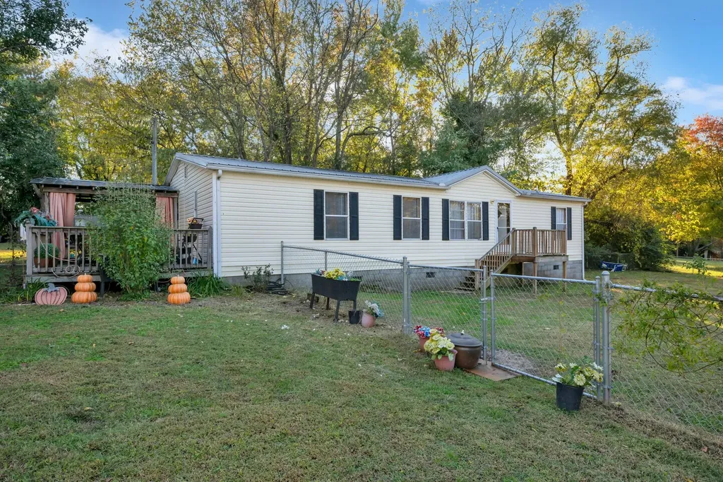944 Deason Road Dickson TN 37055