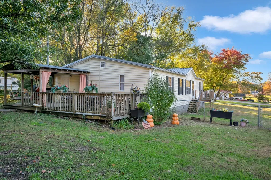 944 Deason Road Dickson TN 37055