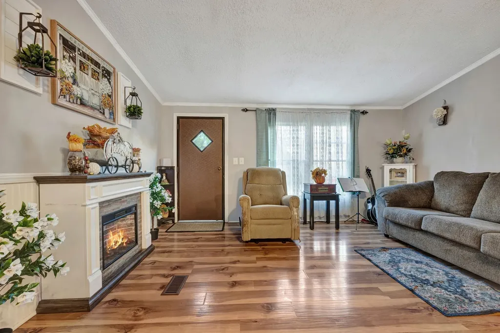944 Deason Road Dickson TN 37055