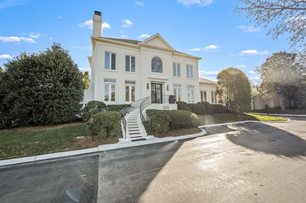 135 Abbottsford Nashville TN 37215