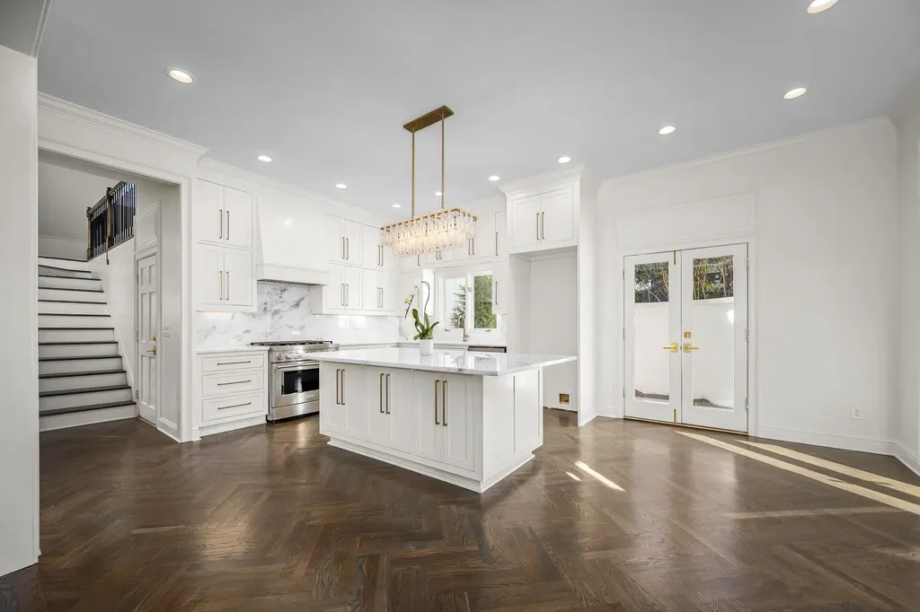 135 Abbottsford Nashville TN 37215