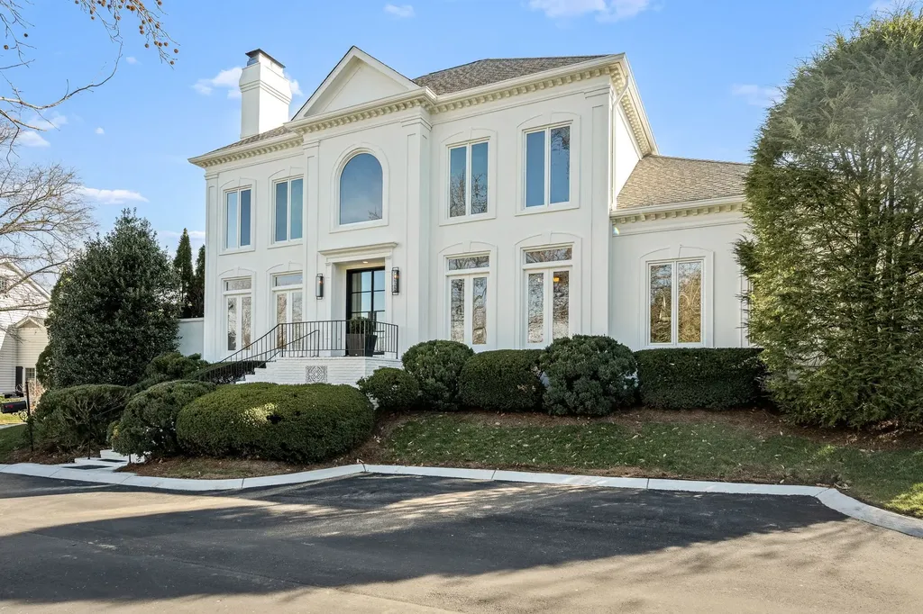135 Abbottsford Nashville TN 37215