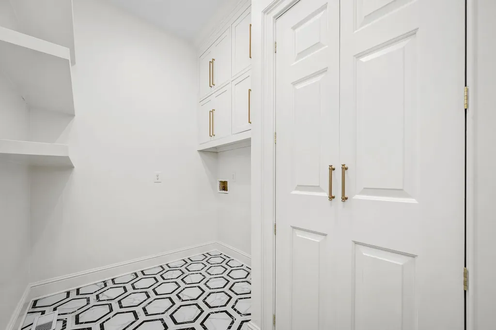 135 Abbottsford Nashville TN 37215