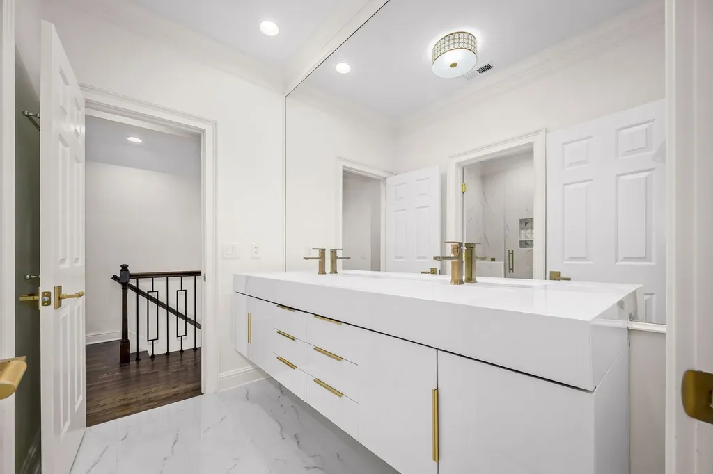 135 Abbottsford Nashville TN 37215