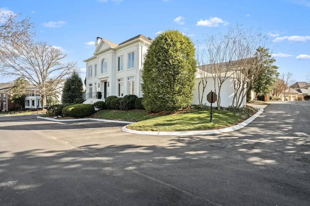 135 Abbottsford Nashville TN 37215