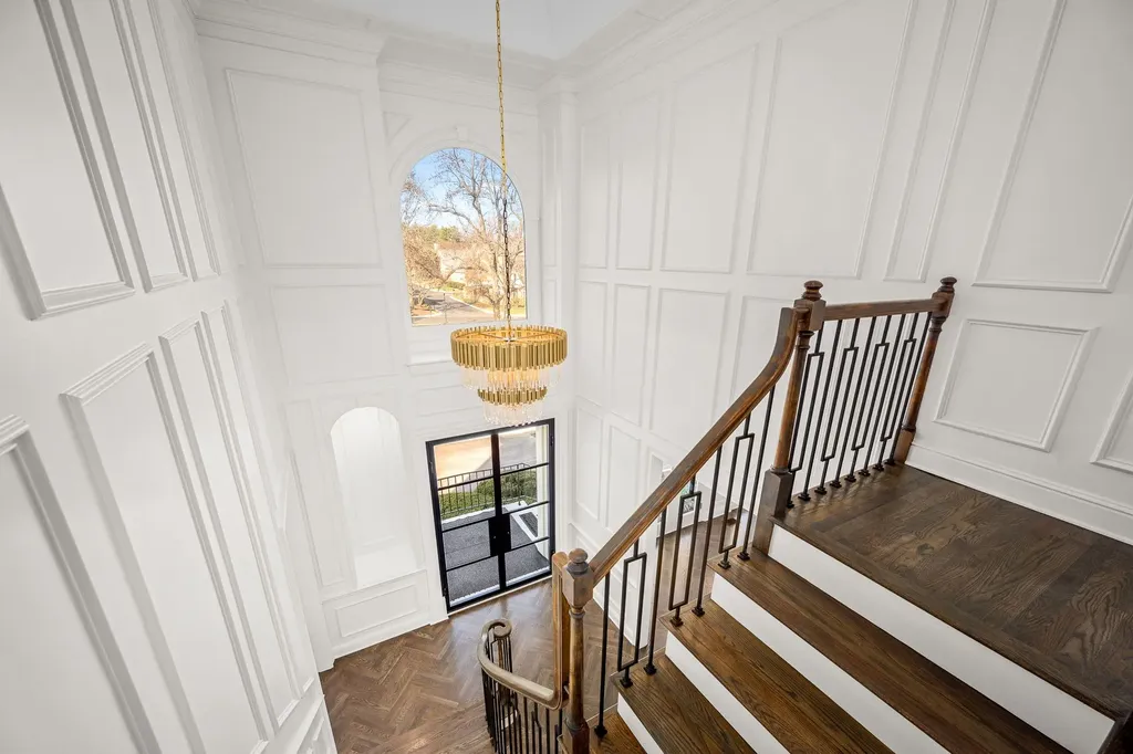 135 Abbottsford Nashville TN 37215