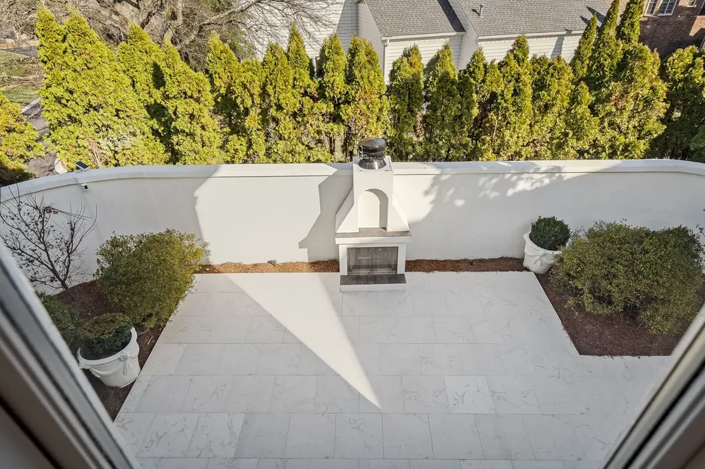 135 Abbottsford Nashville TN 37215