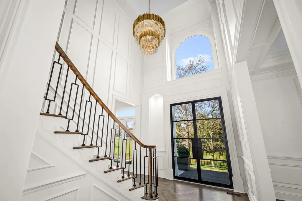 135 Abbottsford Nashville TN 37215