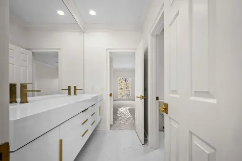 135 Abbottsford Nashville TN 37215