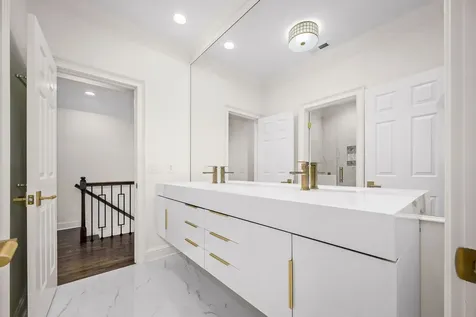 135 Abbottsford Nashville TN 37215