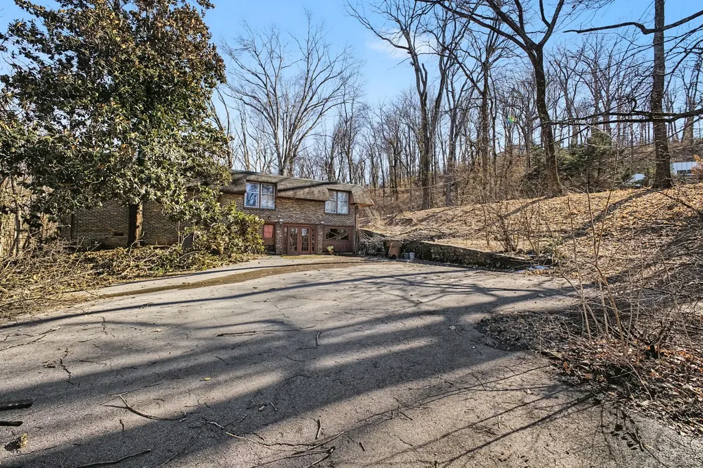 611 Hillwood Boulevard Nashville TN 37205