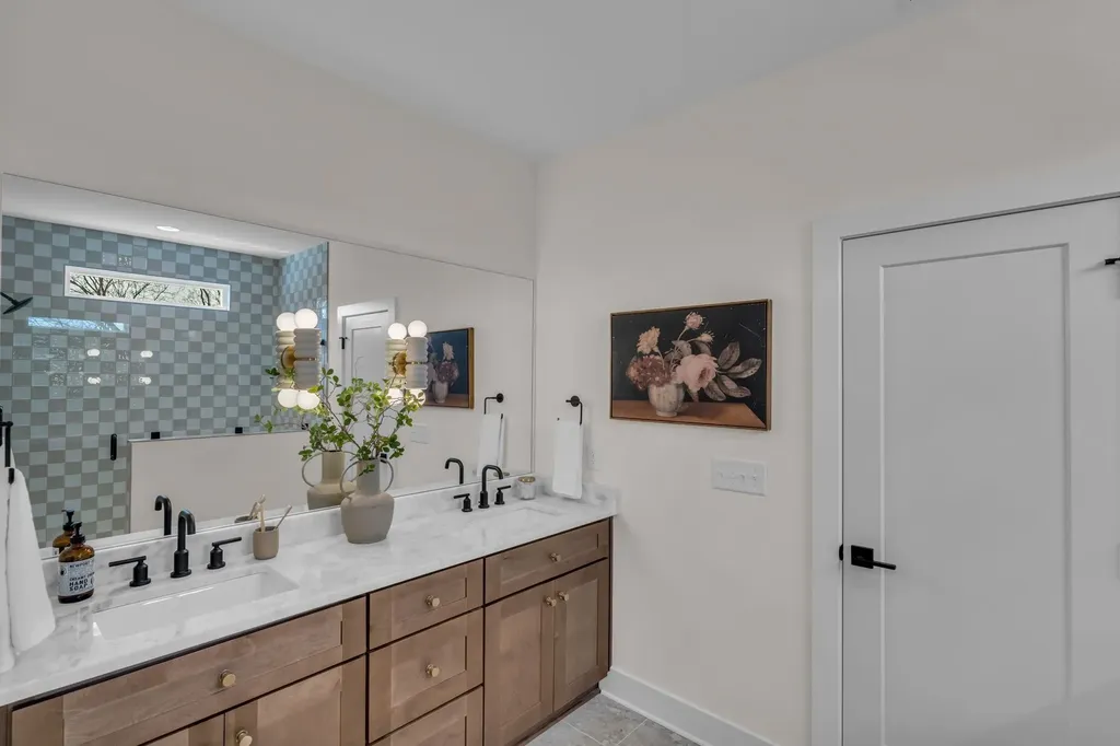827B Delmas Avenue Nashville TN 37216