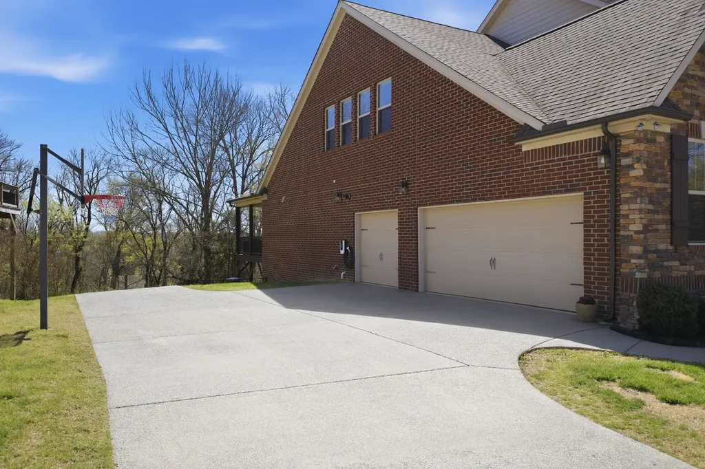 6764 Falls Ridge Lane College Grove TN 37046